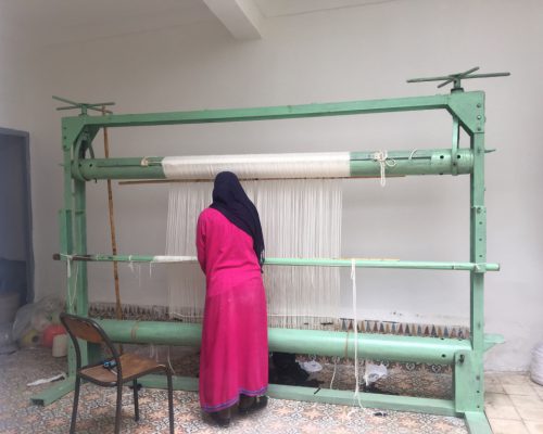 woman-weaving-Morocco-studio-unseens