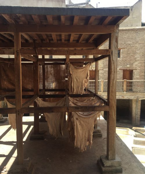 leather-craft-morocco-vegetable-dye-studio-unseens-tannery-baths-drying